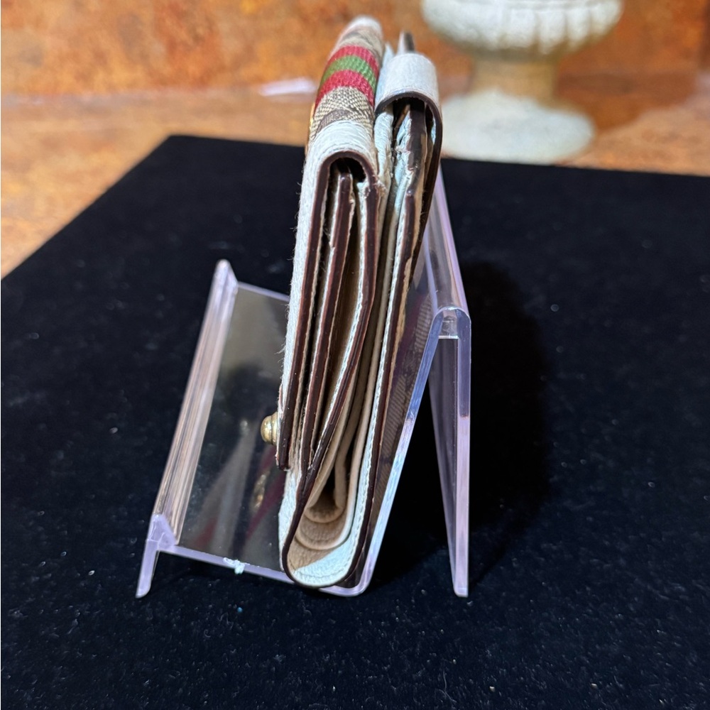 Gucci Beige and Red Wallet with Green Stripe - Picture 2 of 8